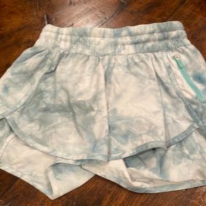 Tracker Shorts, size 4, length 4, cool print, pretty good condition